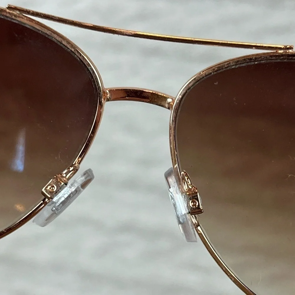 JUICY COUTURE Aviator Sunglasses with Hearts on ear piece Style 3166